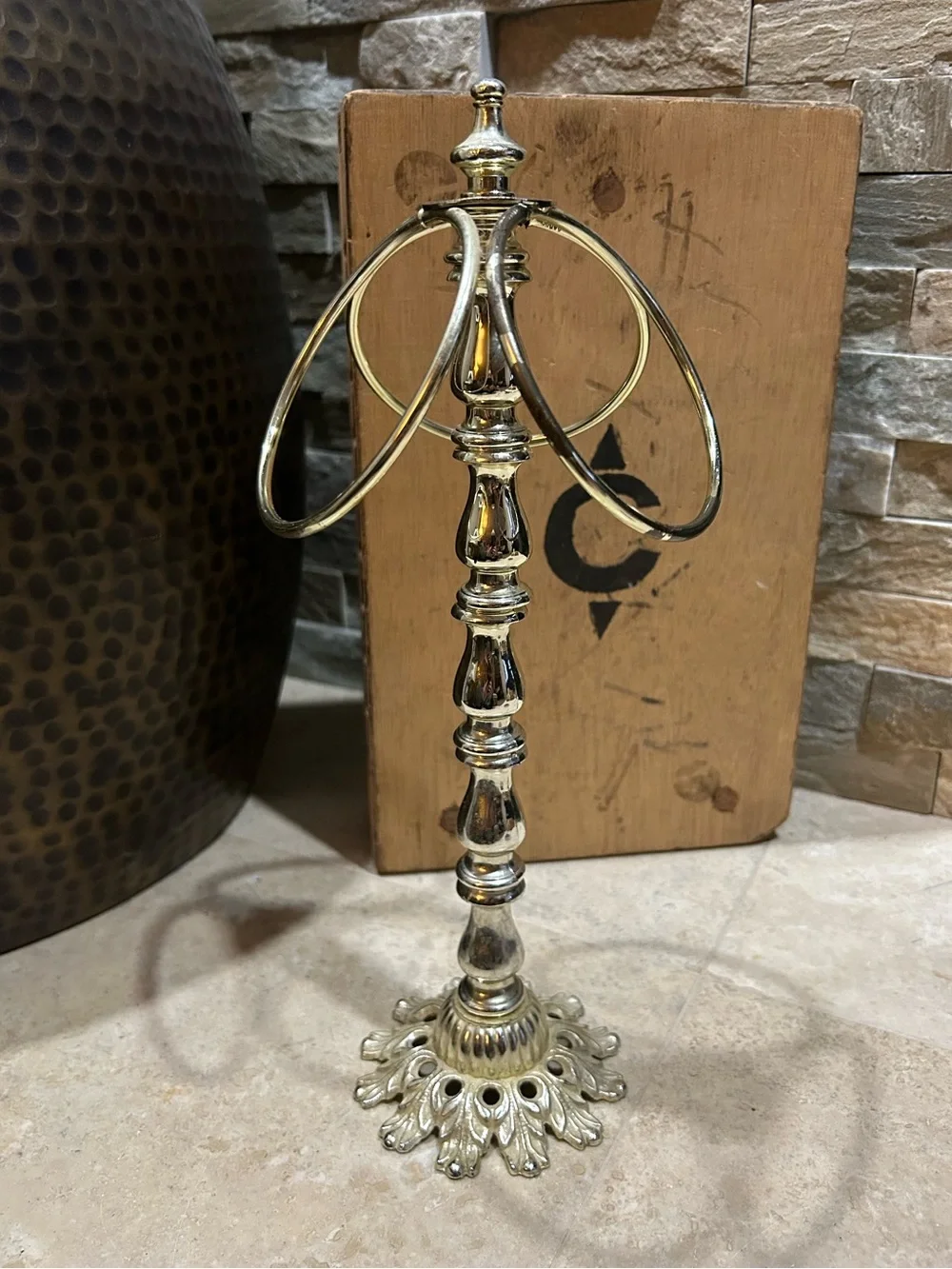 vintage Hollywood Regency style freestanding 3 Ring towel holder